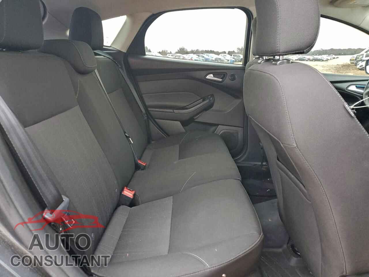 FORD FOCUS 2017 - 1FADP3M29HL345828