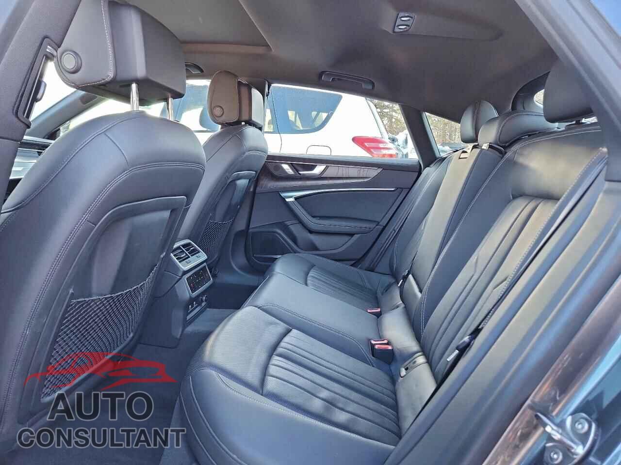AUDI A7 2019 - WAUV2AF29KN019230