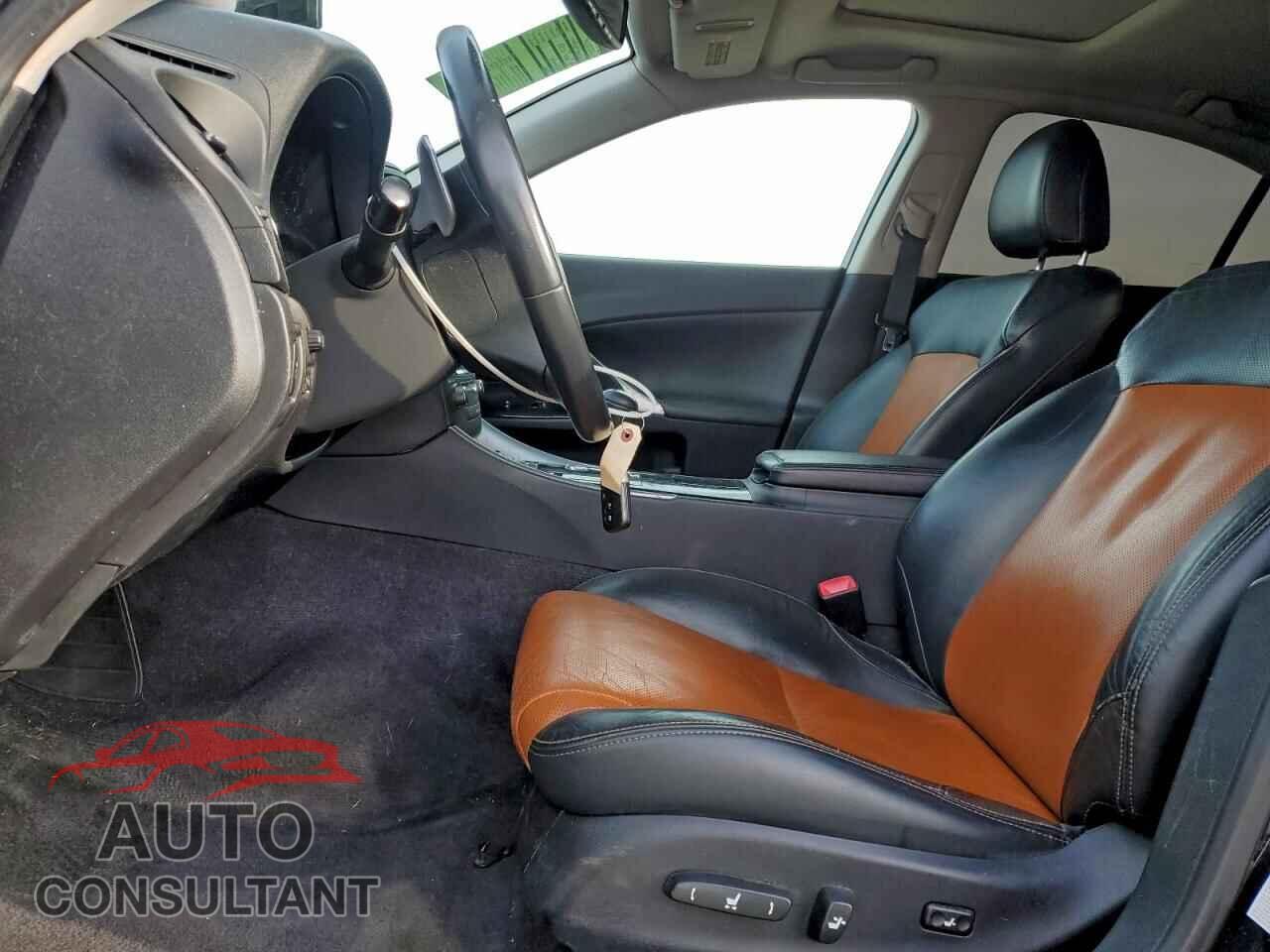LEXUS IS 2013 - JTHCF5C20D5062639