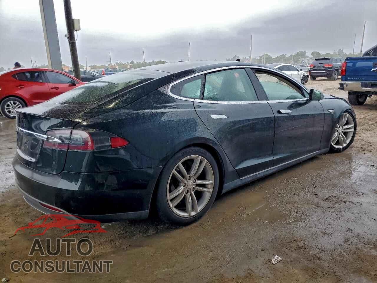 TESLA MODEL S 2013 - 5YJSA1DG2DFP03528