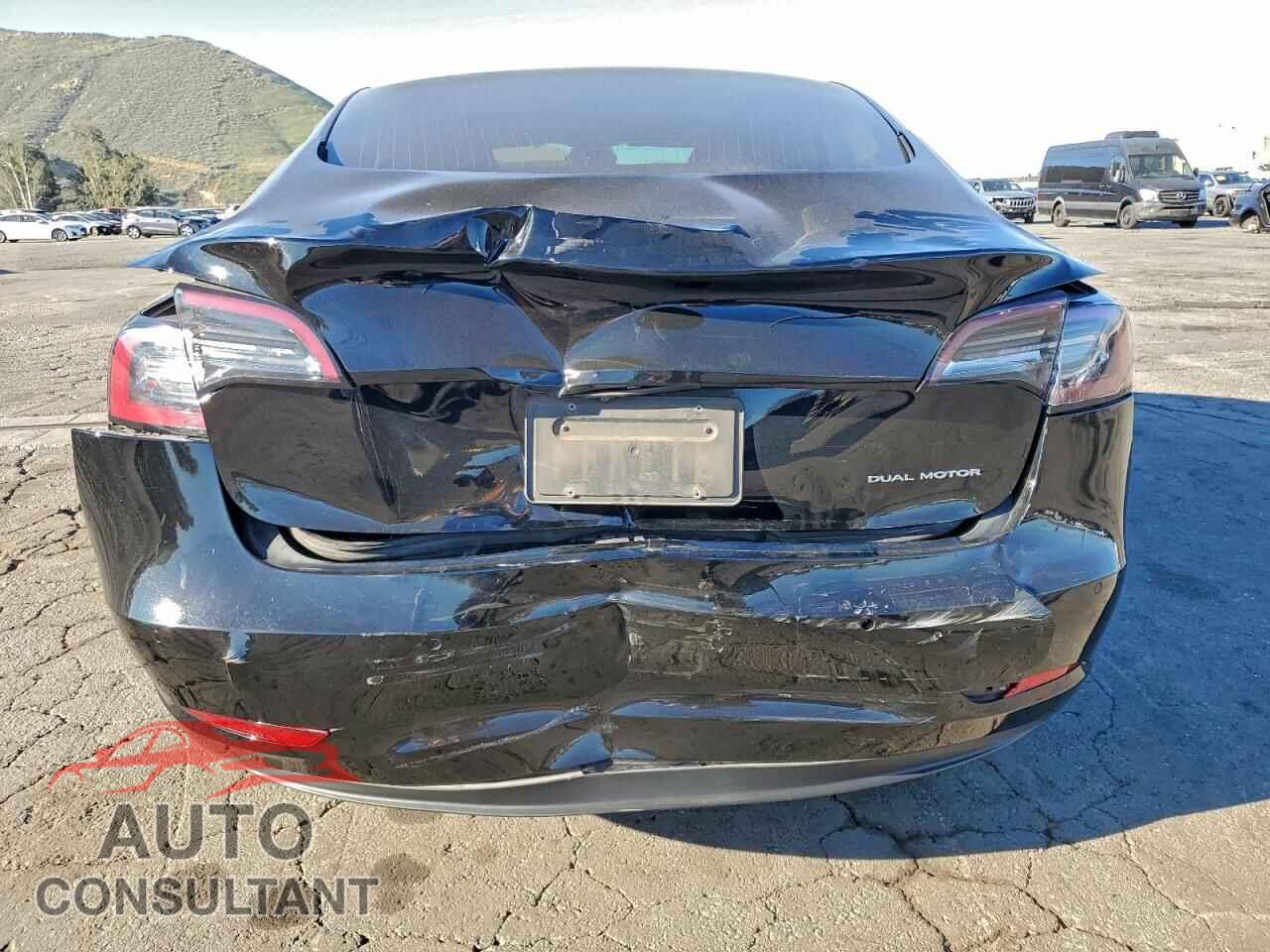 TESLA MODEL 3 2019 - 5YJ3E1EB3KF384228
