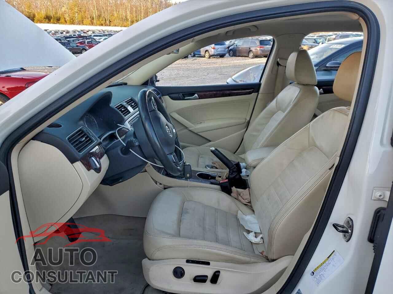 VOLKSWAGEN PASSAT 2013 - 1VWCM7A36DC028079