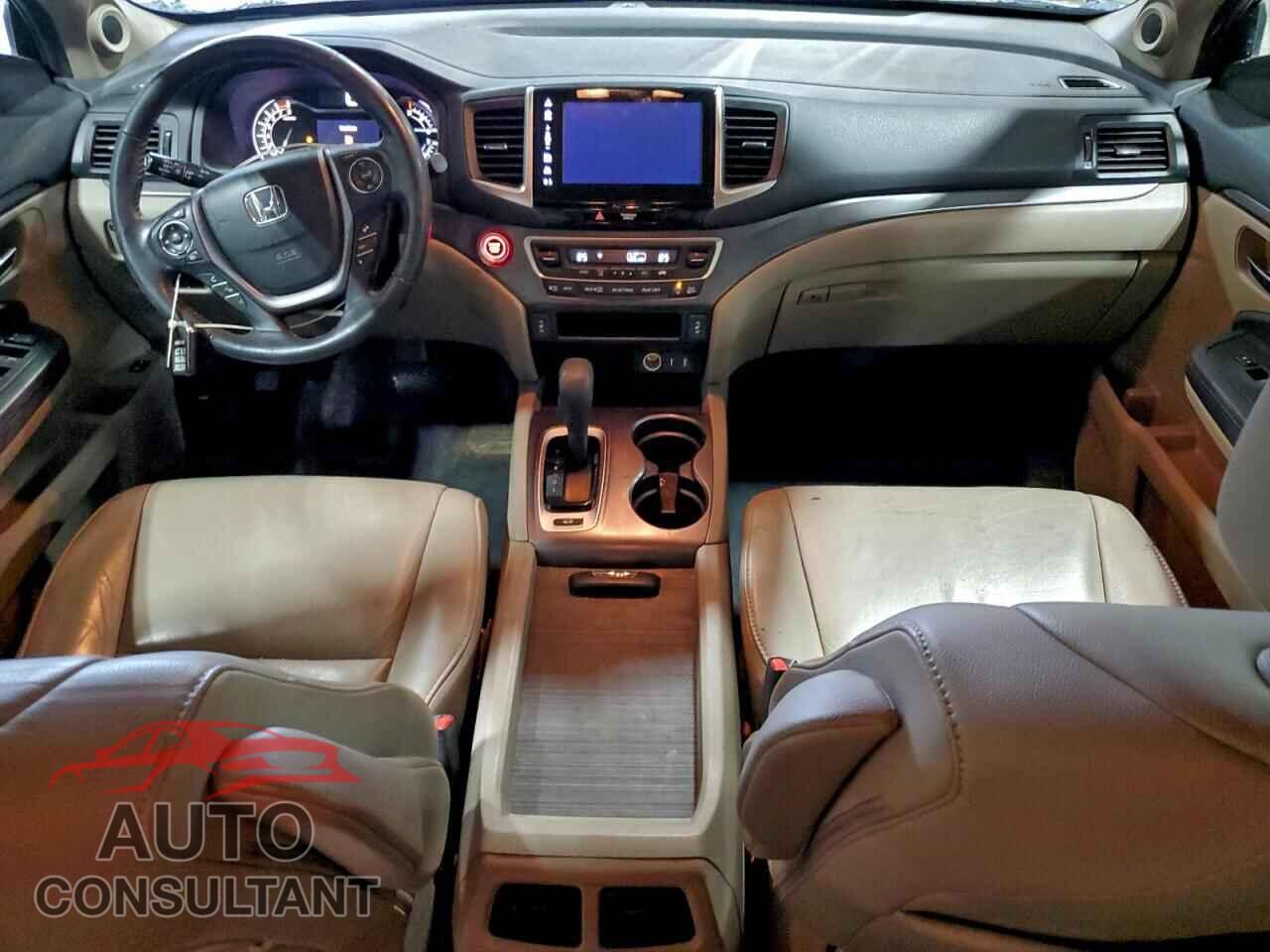 HONDA PILOT 2017 - 5FNYF6H56HB084441