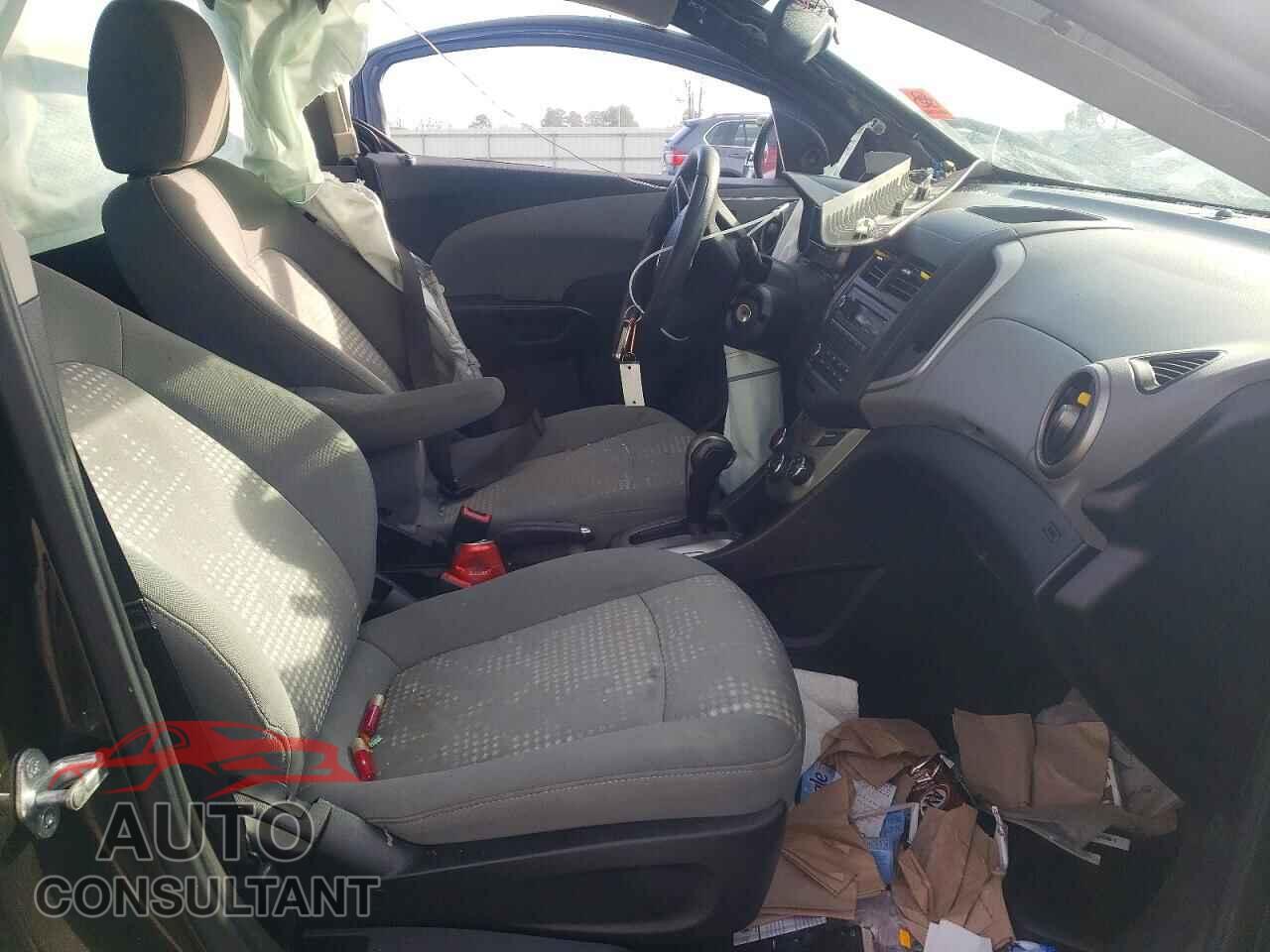CHEVROLET SONIC 2014 - 1G1JA5SH3E4133572