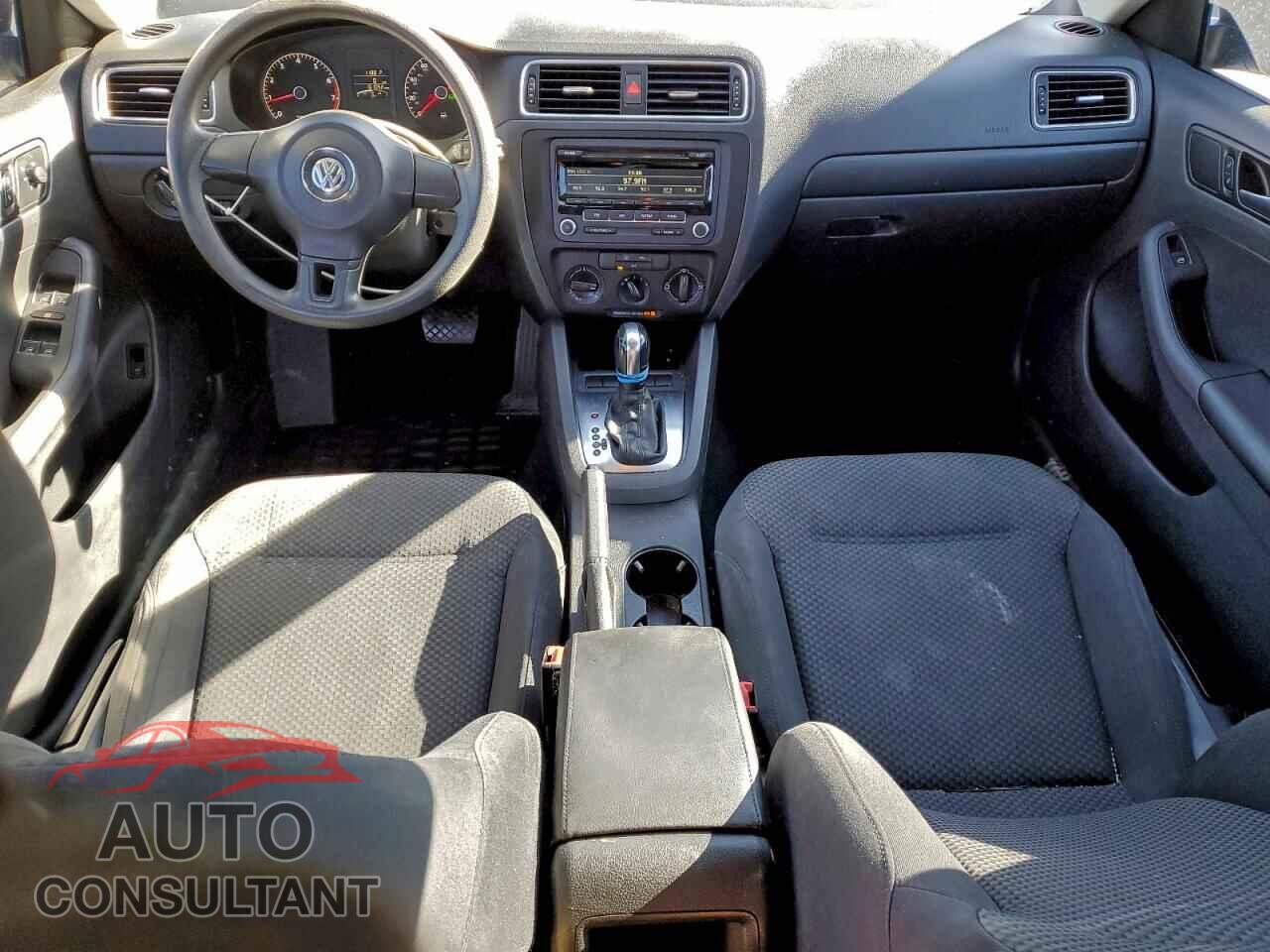 VOLKSWAGEN JETTA 2013 - 3VW2K7AJXDM450421
