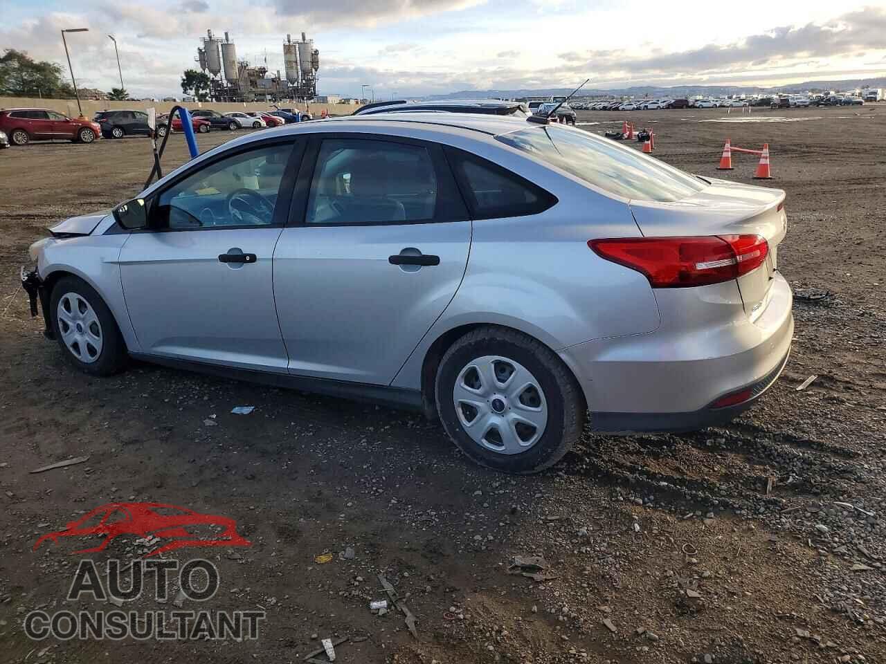FORD FOCUS 2015 - 1FADP3E21FL358052