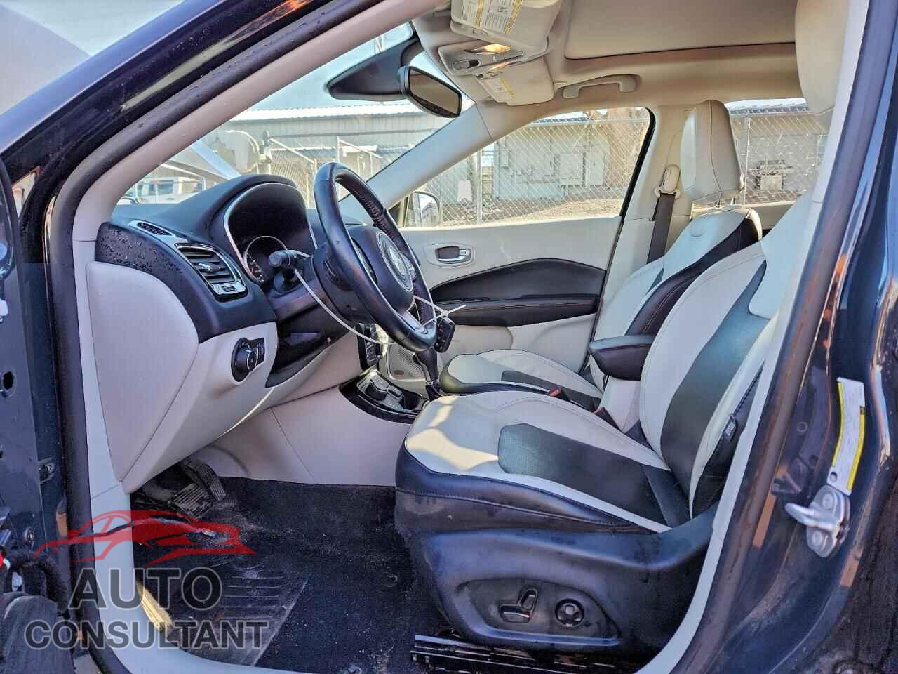 JEEP COMPASS 2018 - 3C4NJDCBXJT201643