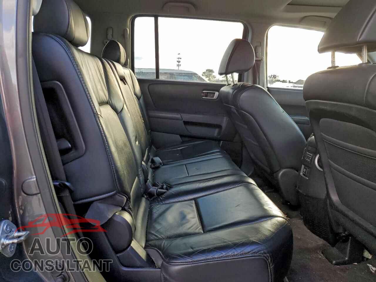 HONDA PILOT 2011 - 5FNYF4H71BB059573