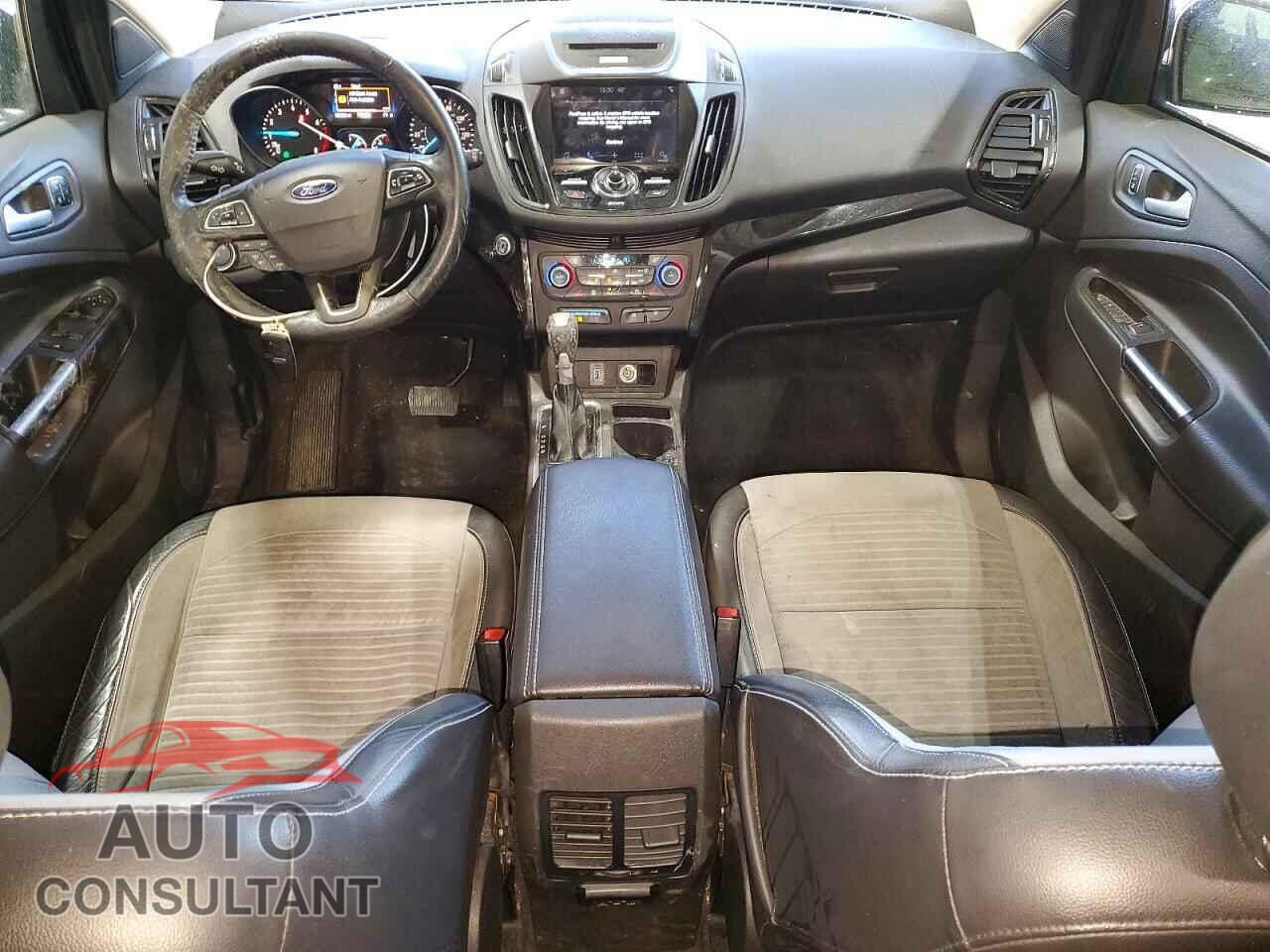 FORD ESCAPE 2017 - 1FMCU9J9XHUD23894