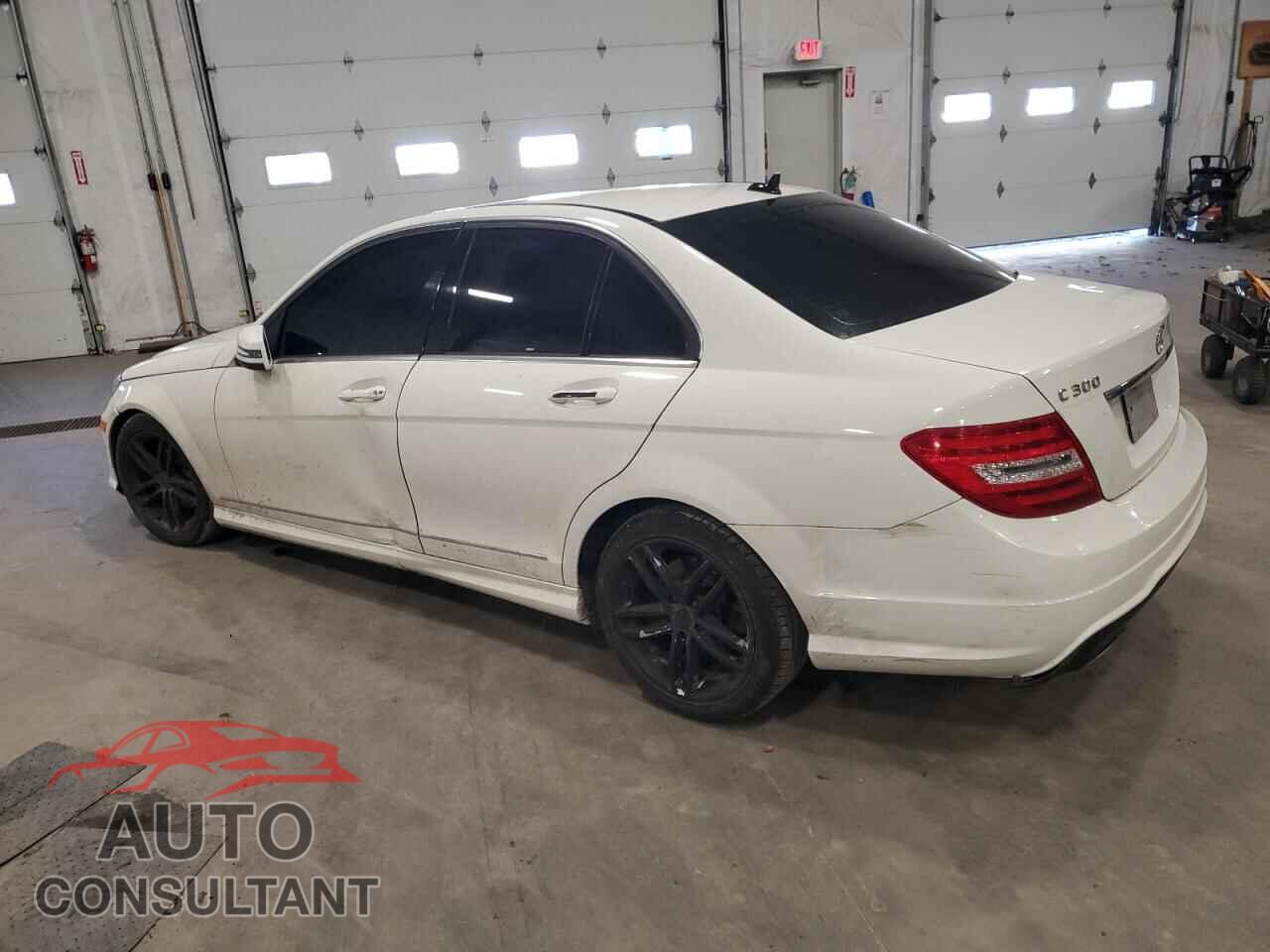 MERCEDES-BENZ C-CLASS 2012 - WDDGF8BB5CR208536