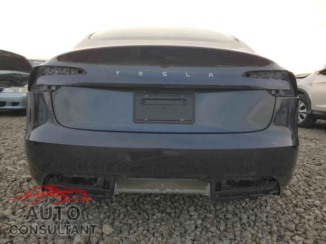 TESLA MODEL 3 2025 - 5YJ3E1EA8SF022029