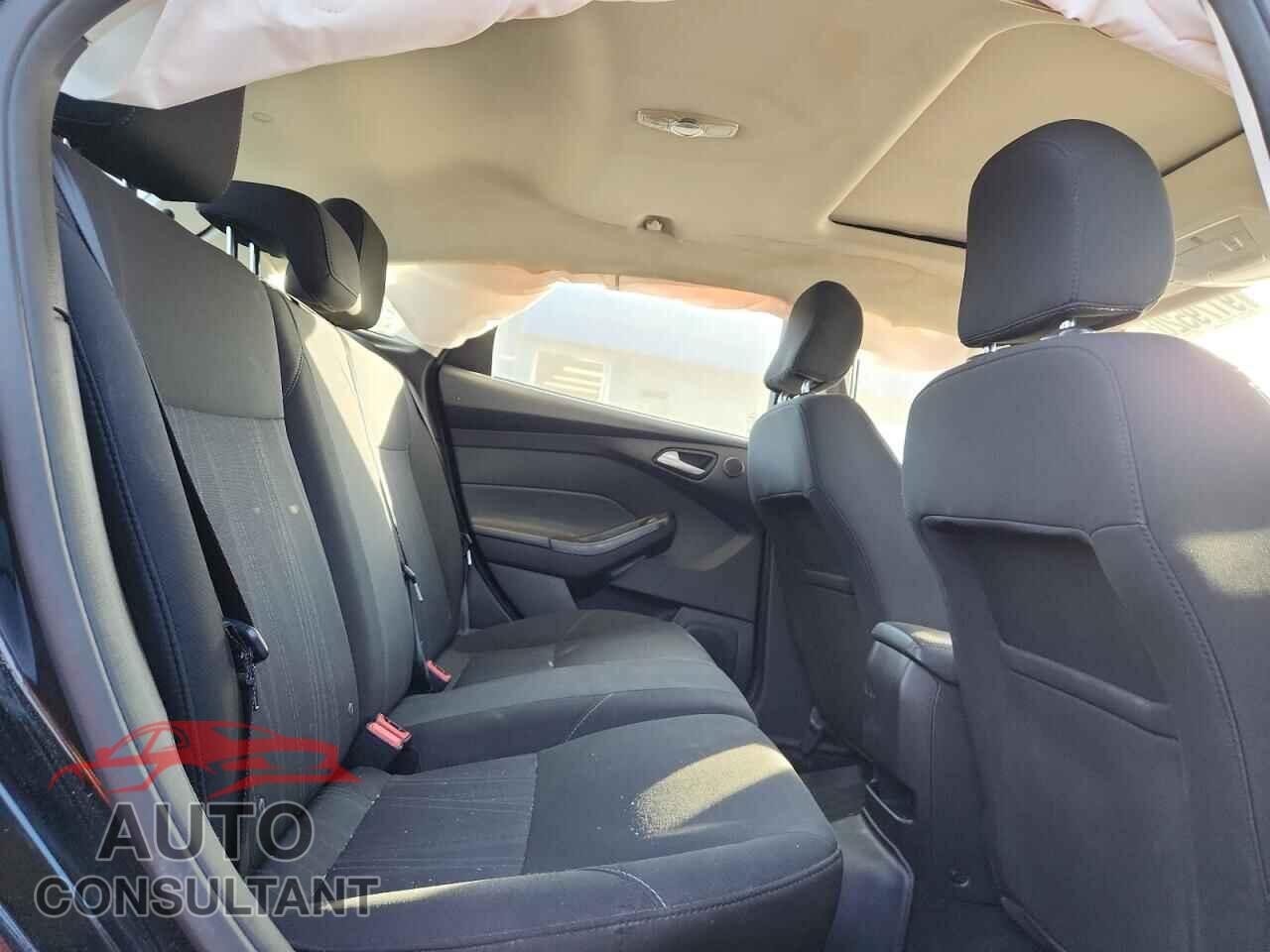 FORD FOCUS 2017 - 1FADP3M24HL297588