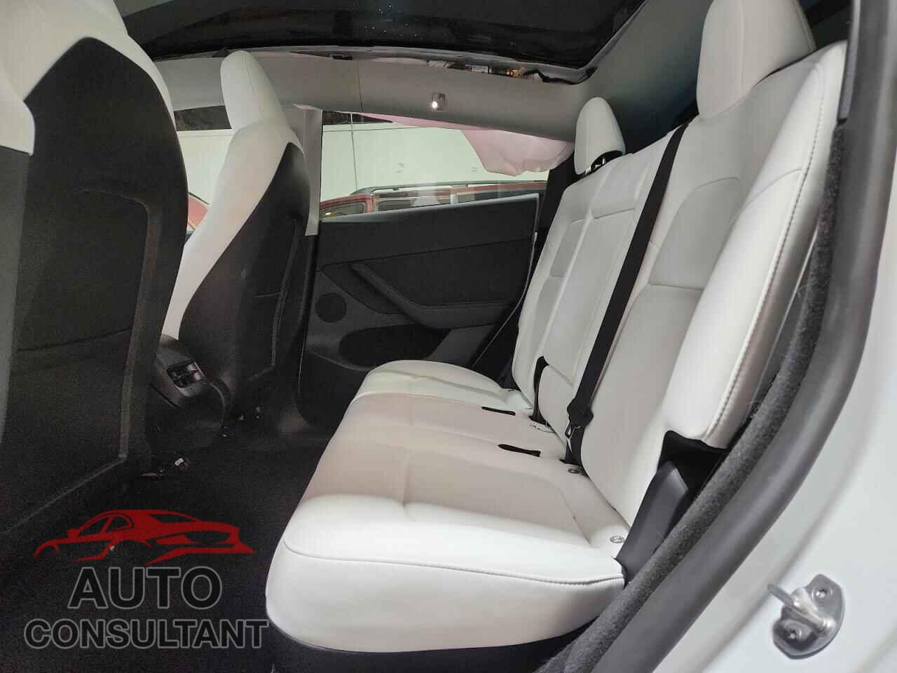 TESLA MODEL Y 2024 - 7SAYGDED4RF006578