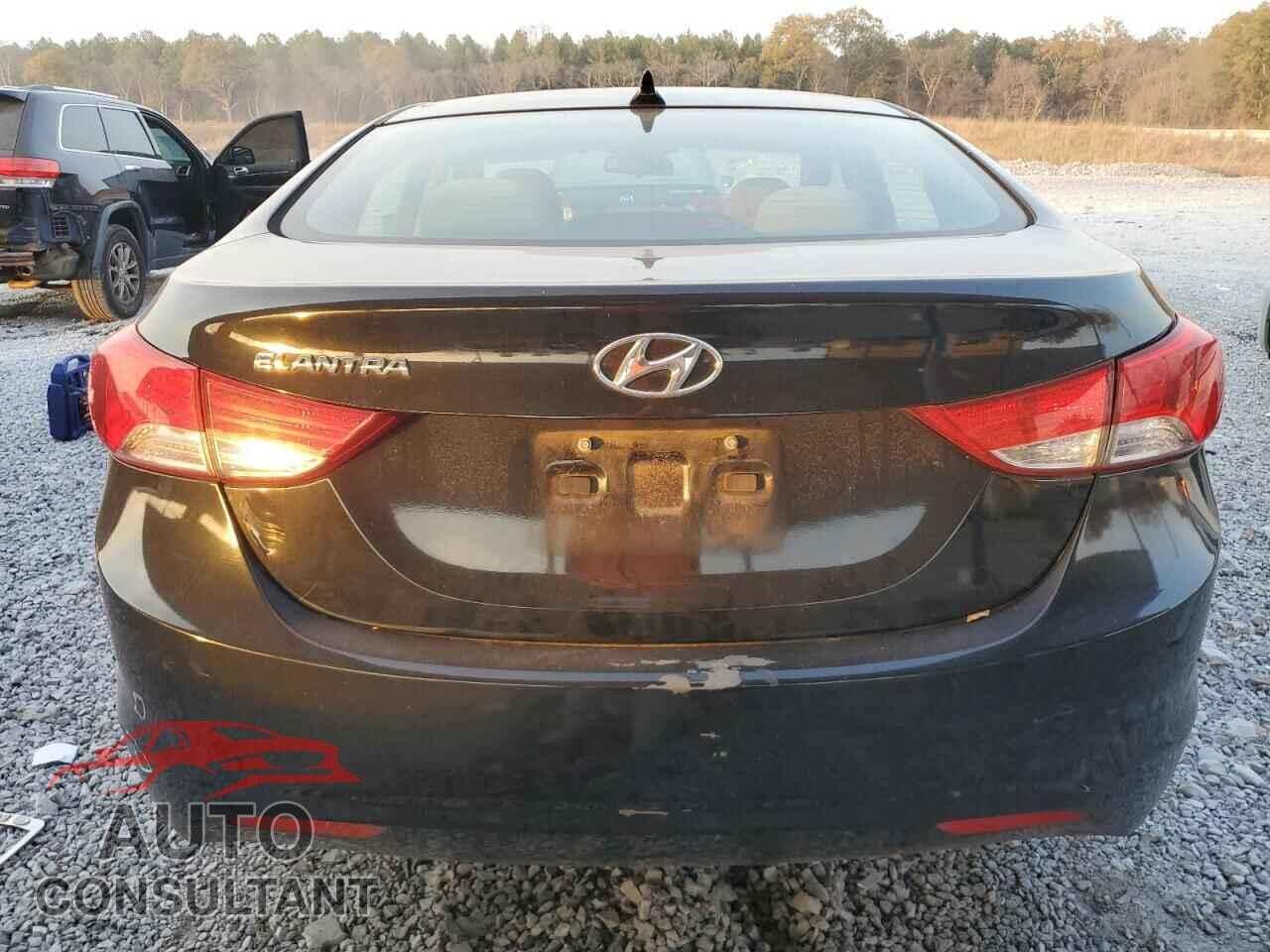 HYUNDAI ELANTRA 2013 - 5NPDH4AE3DH334365