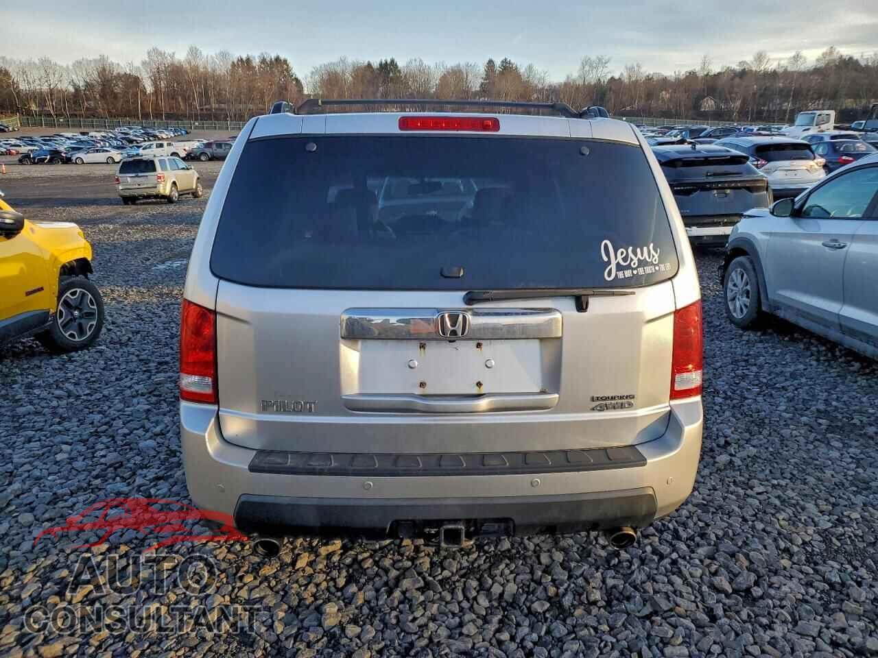 HONDA PILOT 2011 - 5FNYF4H99BB053182