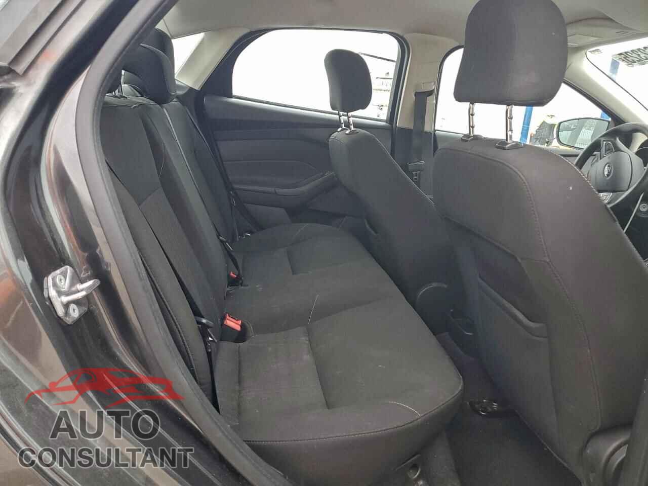 FORD FOCUS 2016 - 1FADP3F28GL341006
