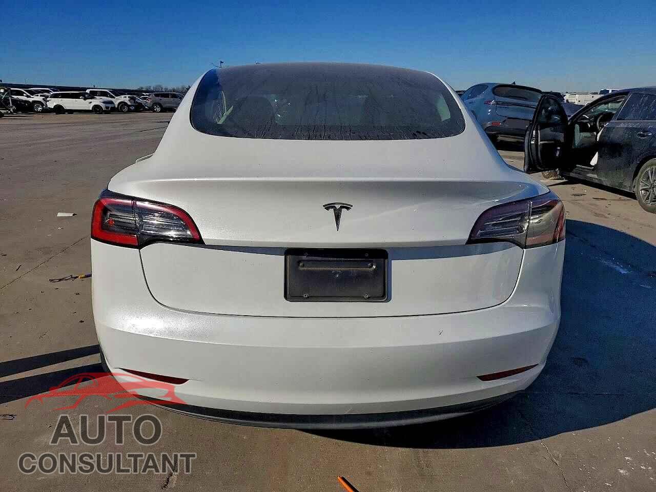TESLA MODEL 3 2023 - 5YJ3E1EA5PF606086