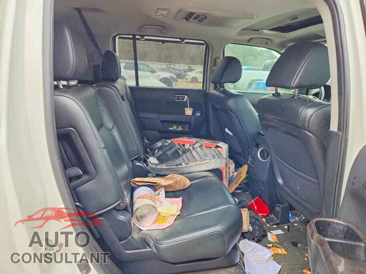 HONDA PILOT 2015 - 5FNYF3H99FB028654