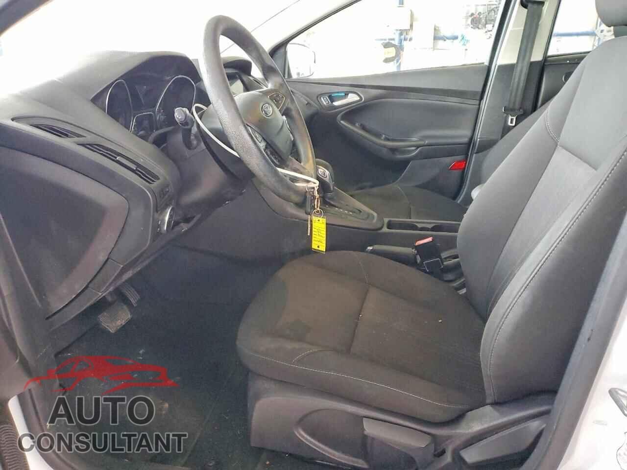 FORD FOCUS 2017 - 1FADP3M22HL248373