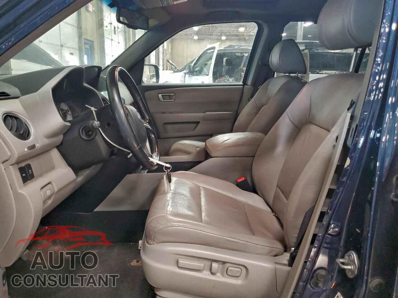 HONDA PILOT 2010 - 5FNYF4H96AB030084