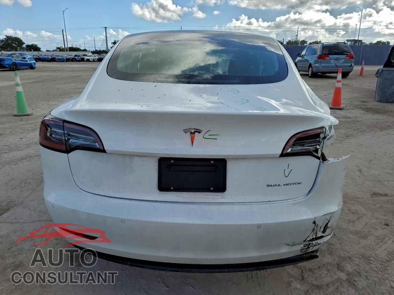 TESLA MODEL 3 2020 - 5YJ3E1EB8LF589061