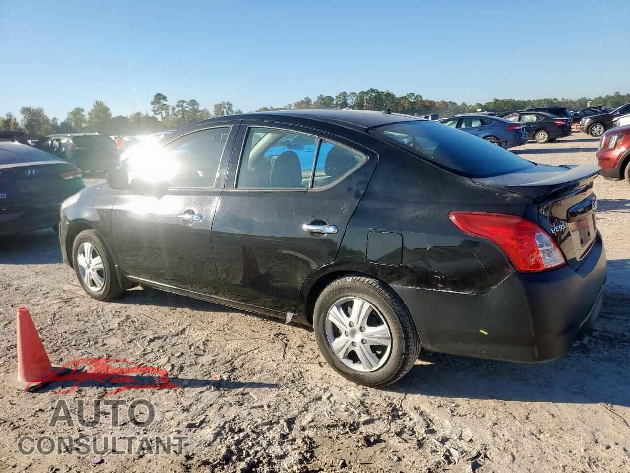 NISSAN VERSA 2019 - 3N1CN7AP3KL837028