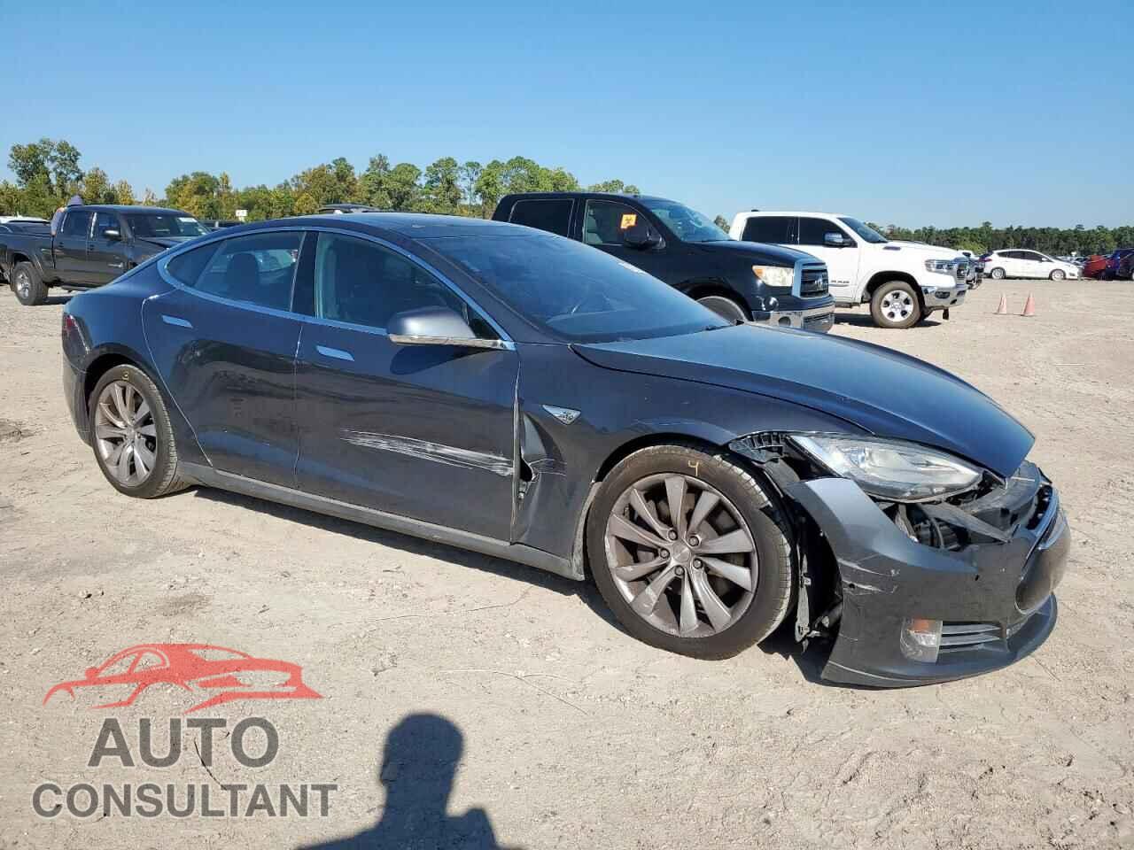 TESLA MODEL S 2015 - 5YJSA1E23FF106104