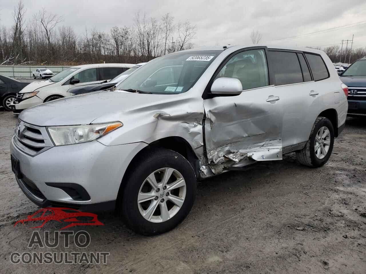 TOYOTA HIGHLANDER 2013 - 5TDBK3EH8DS224946