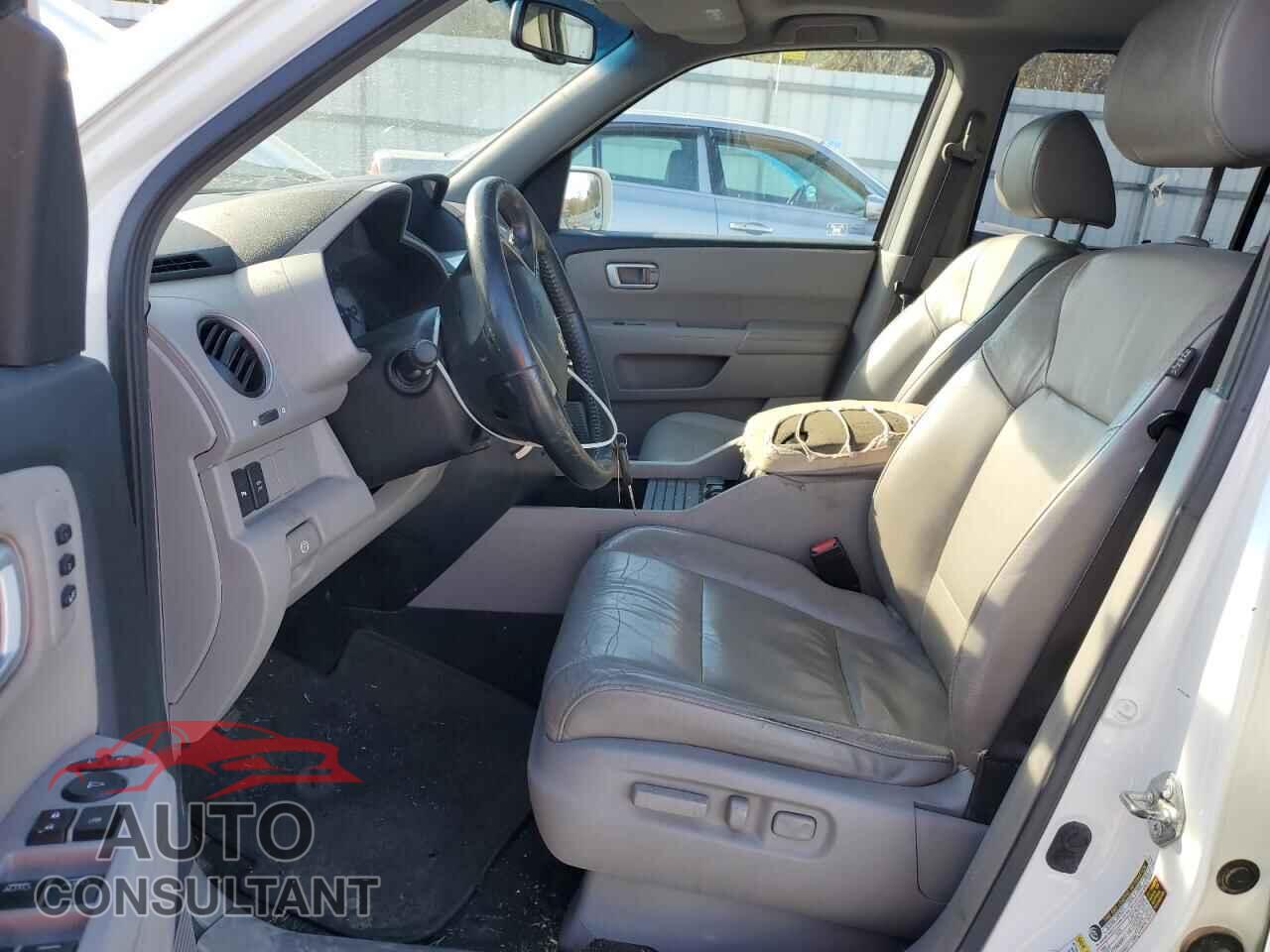 HONDA PILOT 2011 - 5FNYF4H94BB036693