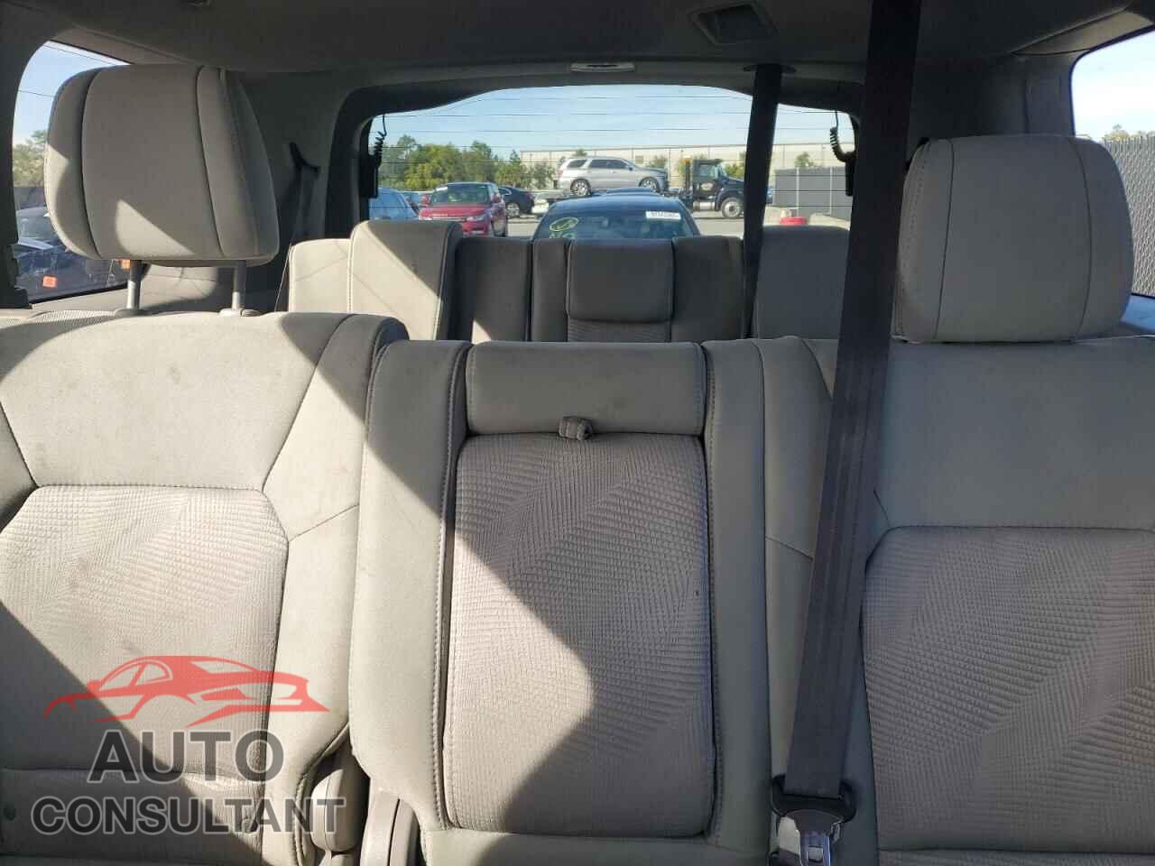 HONDA PILOT 2015 - 5FNYF4H27FB009139