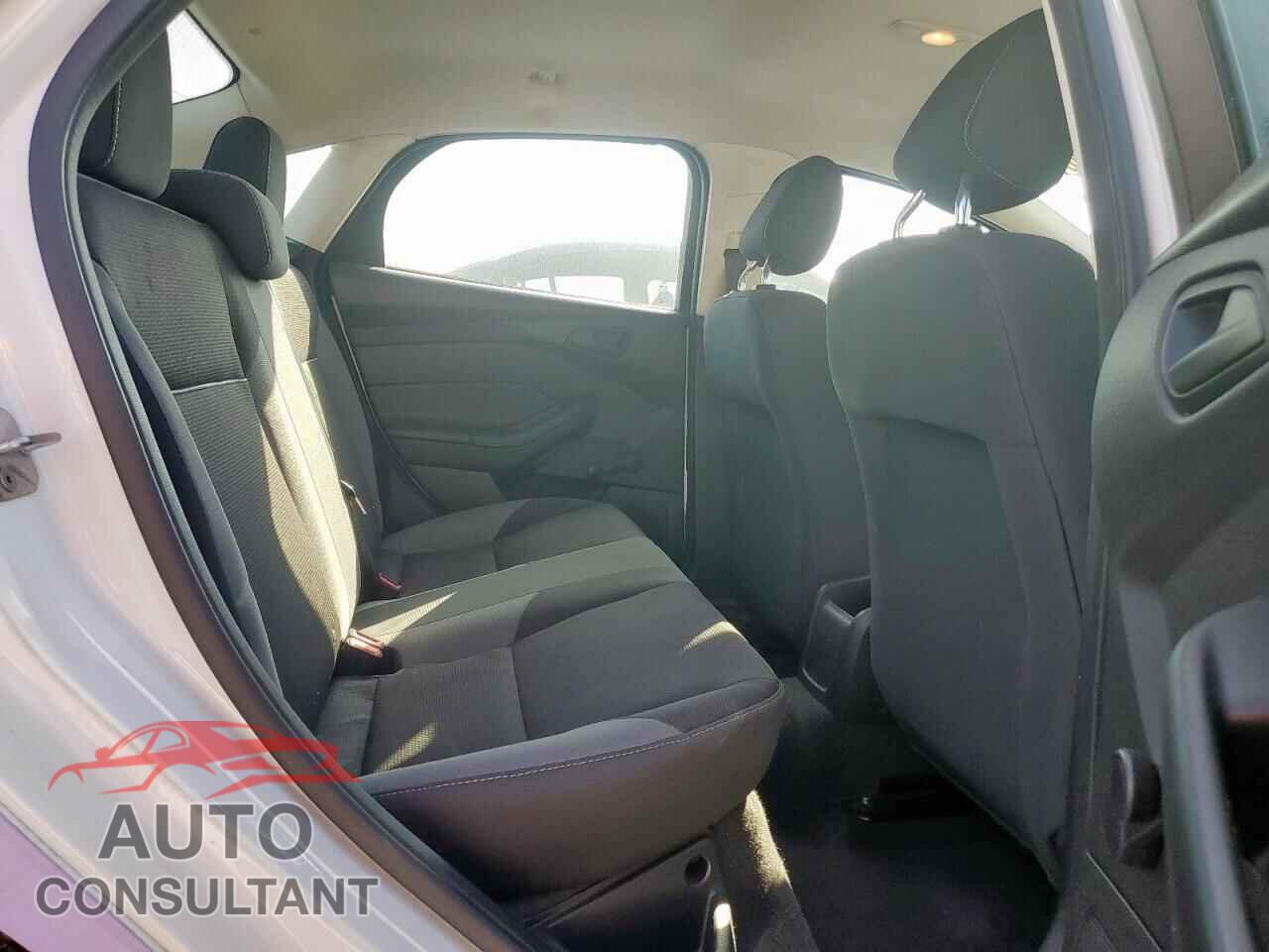 FORD FOCUS 2014 - 1FADP3E2XEL229466