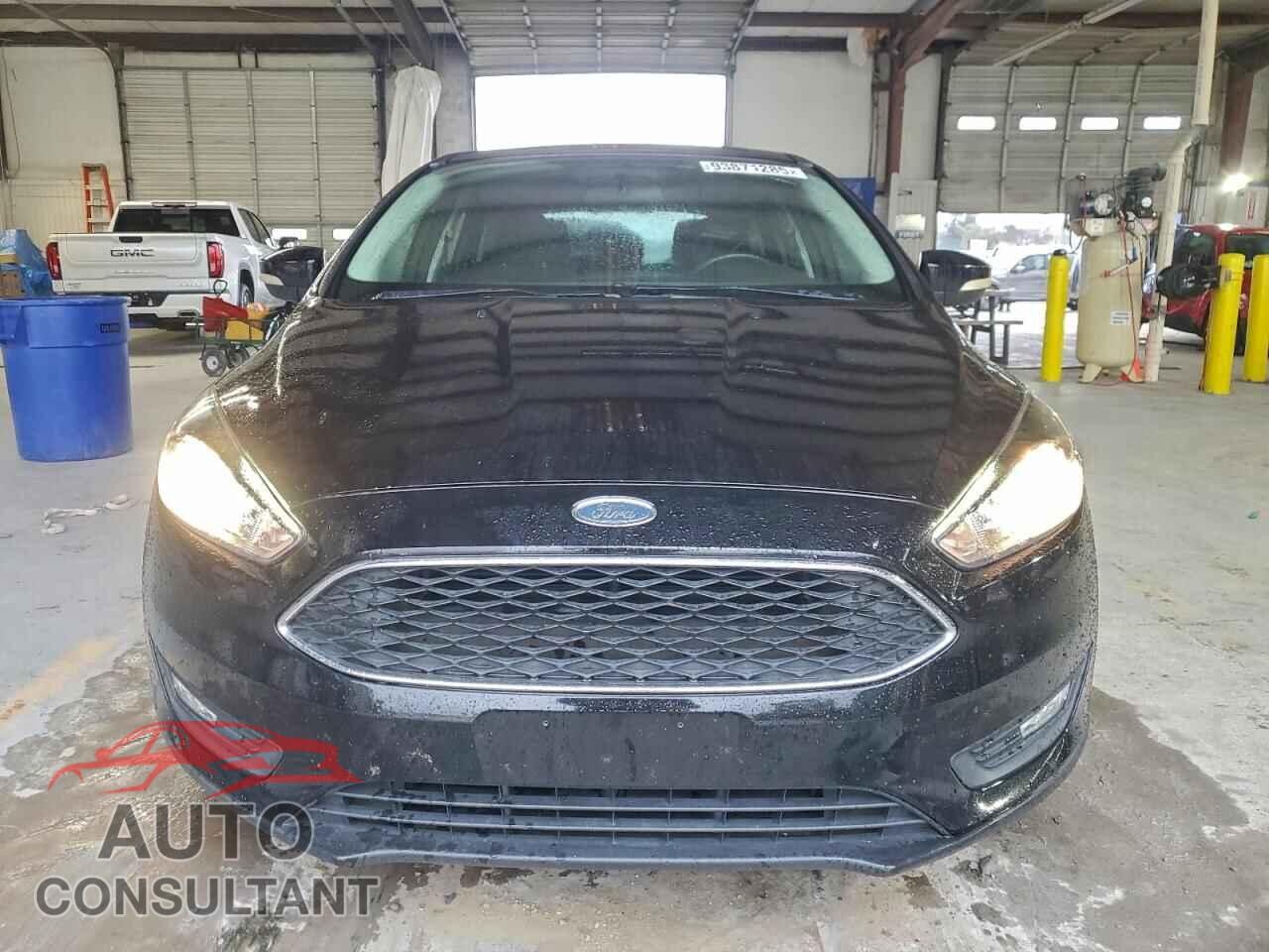 FORD FOCUS 2018 - 1FADP3M2XJL258090