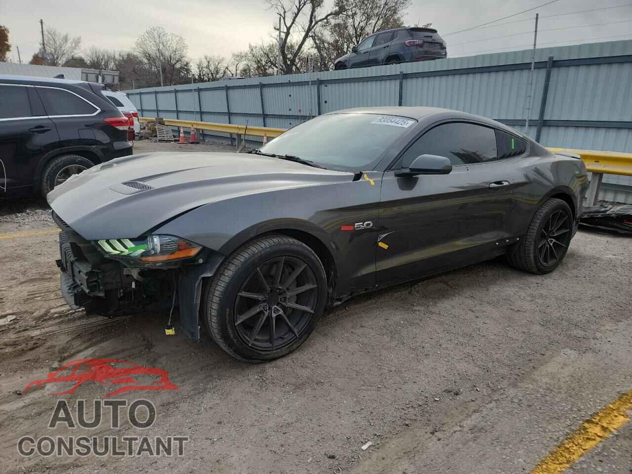 FORD MUSTANG 2018 - 1FA6P8CF6J5122957