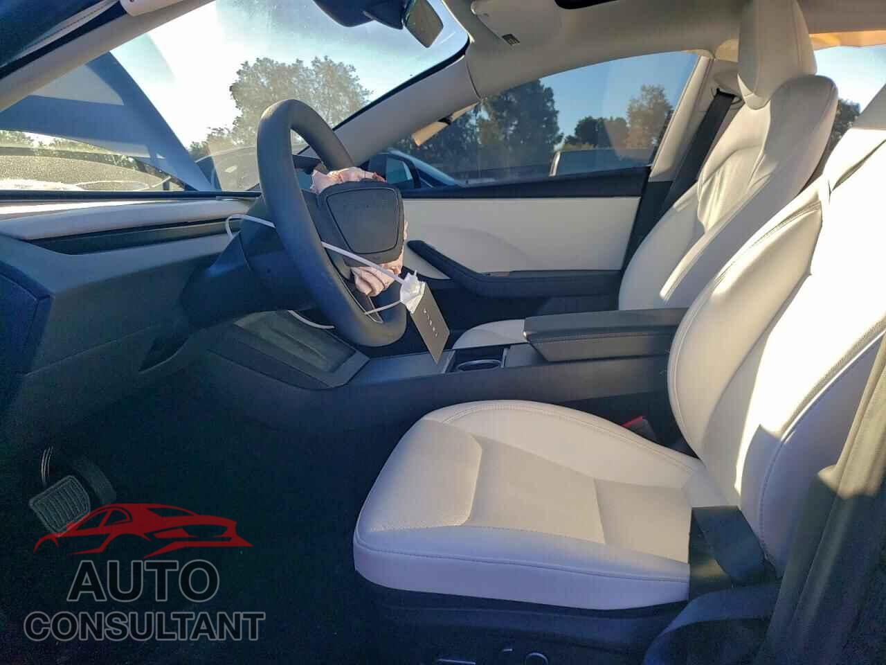 TESLA MODEL 3 2024 - 5YJ3E1EA3RF821338