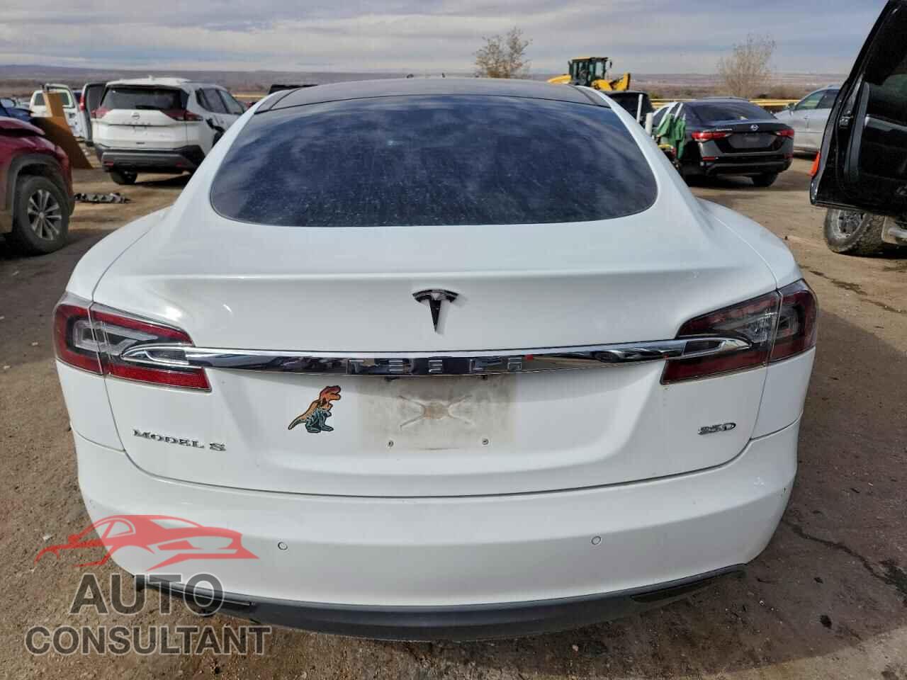 TESLA MODEL S 2015 - 5YJSA1E26FF111152
