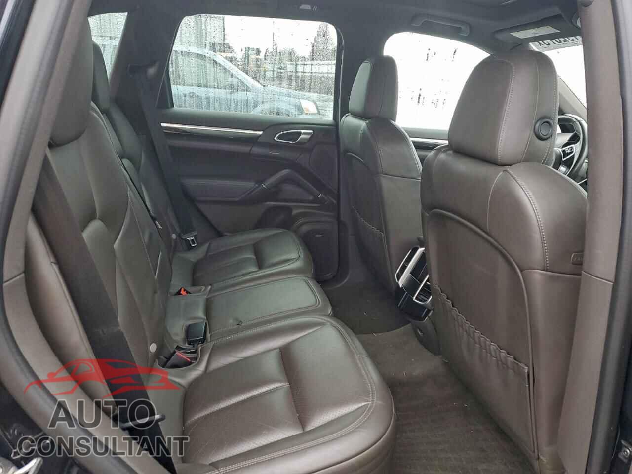 PORSCHE CAYENNE 2017 - WP1AA2A25HKA89348