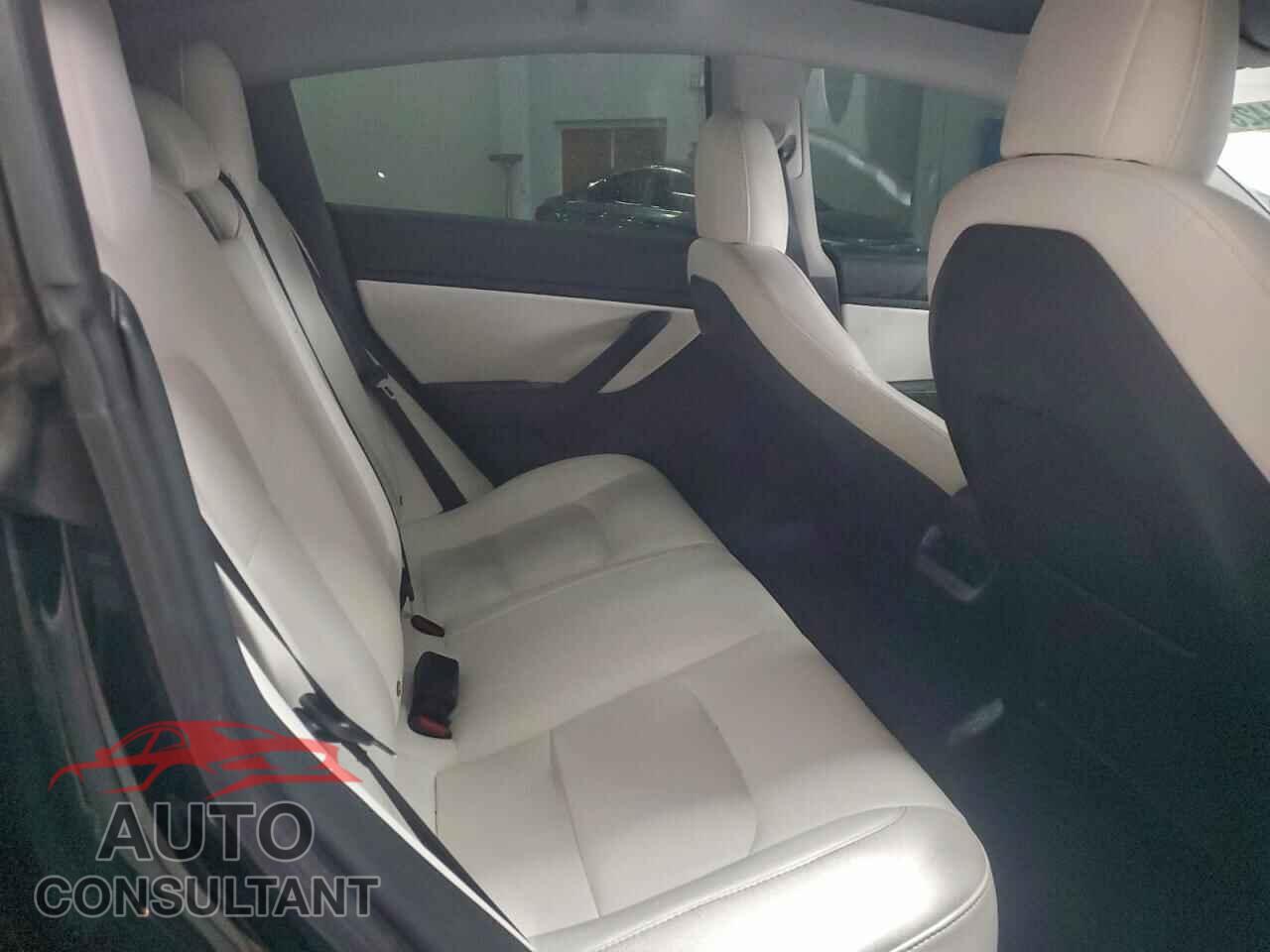 TESLA MODEL 3 2018 - 5YJ3E1EB5JF171036