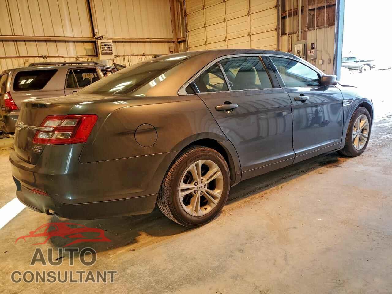 FORD TAURUS 2018 - 1FAHP2E85JG135725
