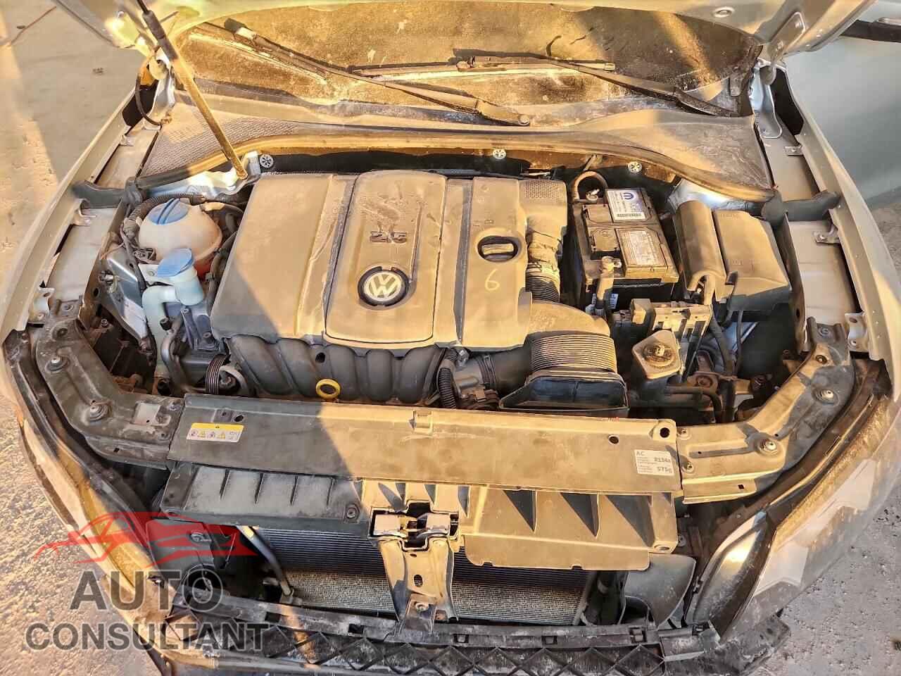 VOLKSWAGEN PASSAT 2014 - 1VWAP7A32EC022392