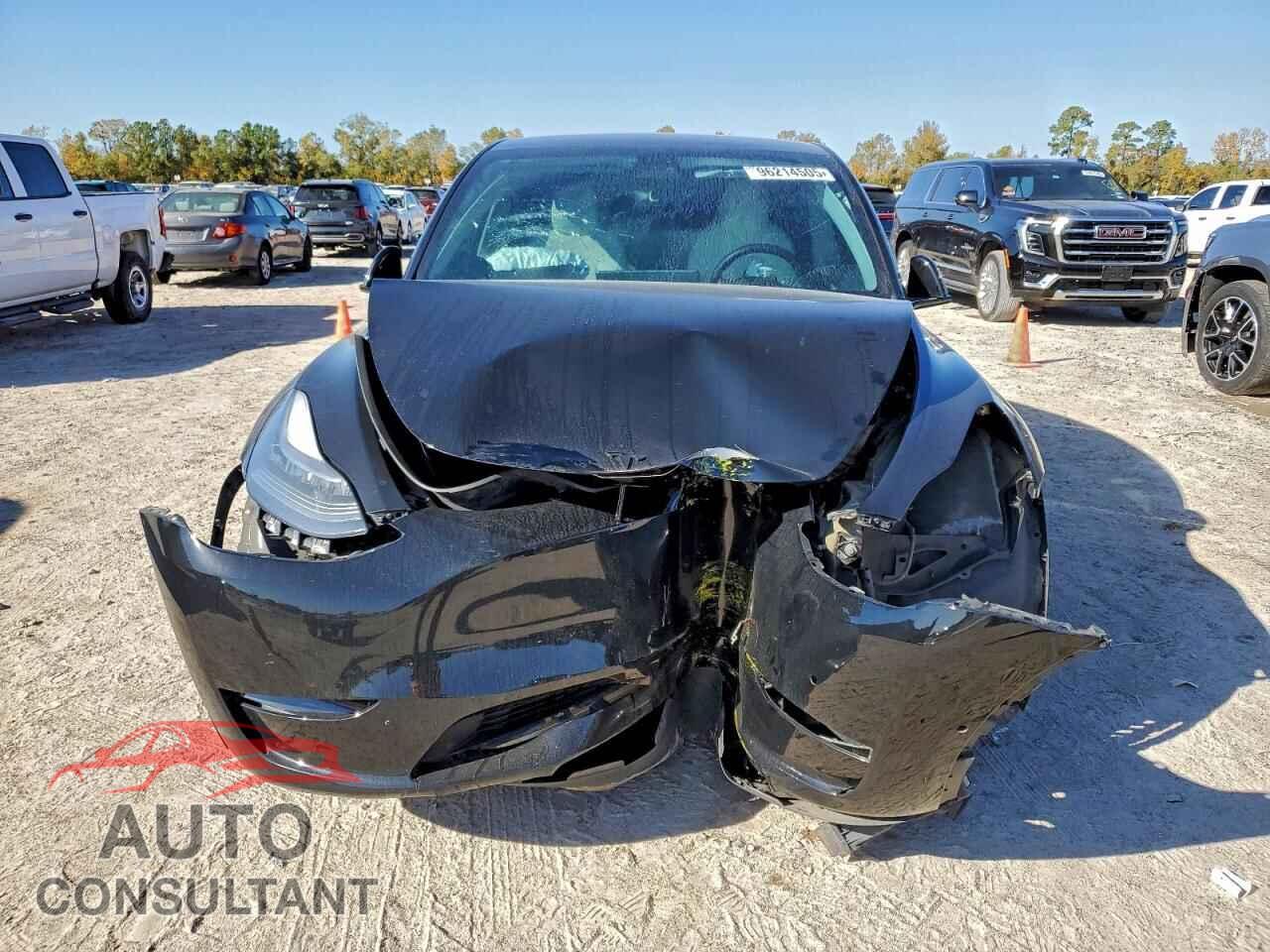 TESLA MODEL Y 2021 - 5YJYGDED0MF123256