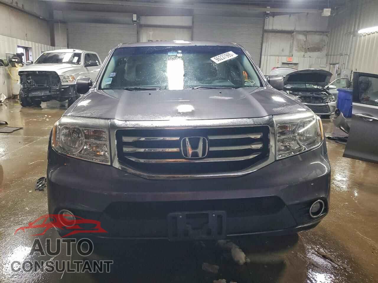 HONDA PILOT 2015 - 5FNYF4H52FB022861