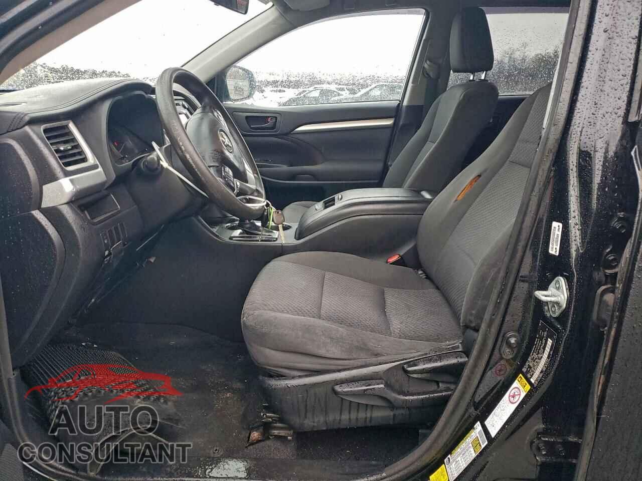 TOYOTA HIGHLANDER 2015 - 5TDBKRFH9FS093093