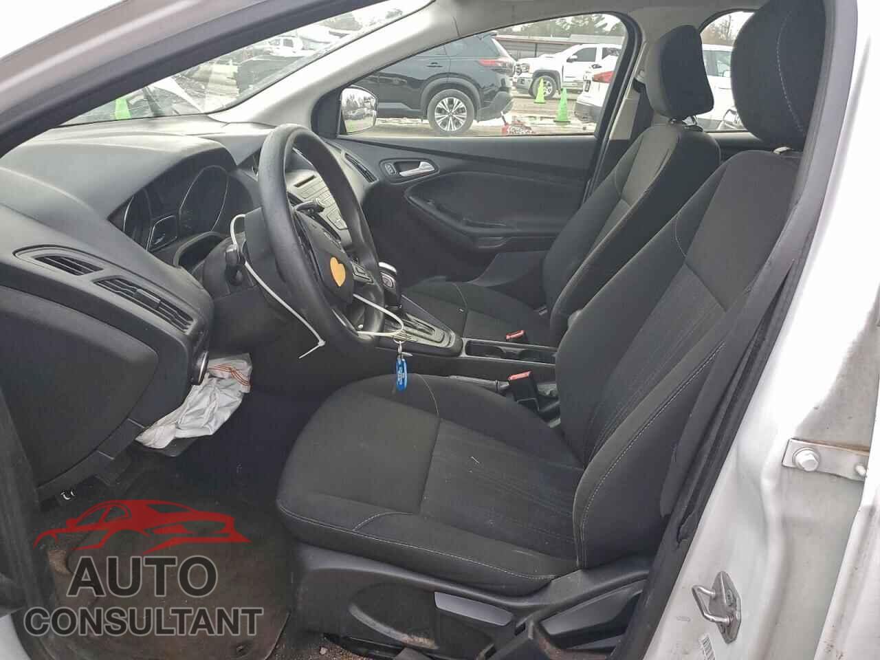 FORD FOCUS 2016 - 1FADP3K27GL283217