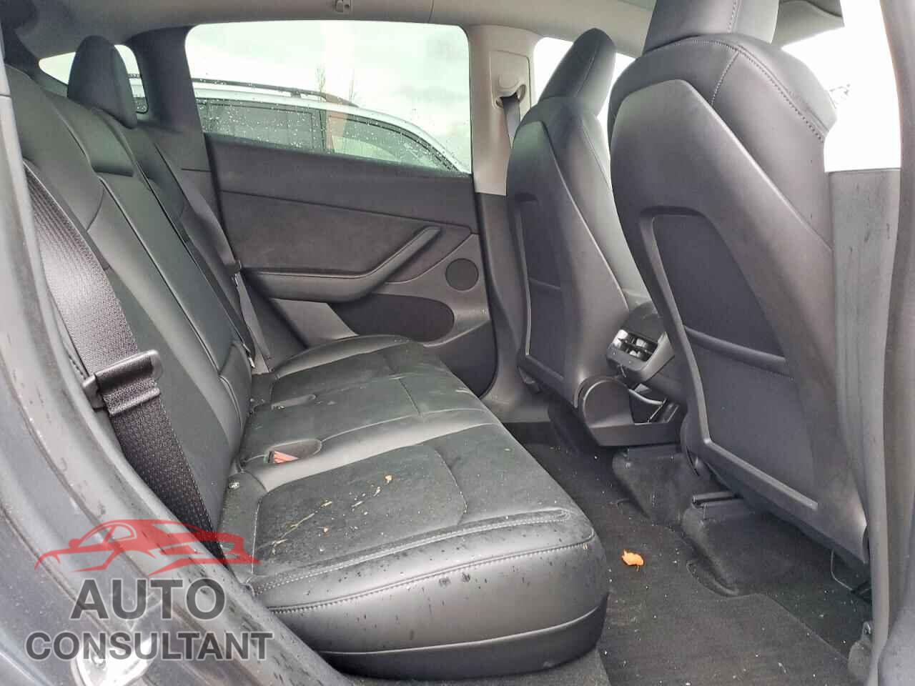 TESLA MODEL Y 2023 - LRWYGDFD7PC938891