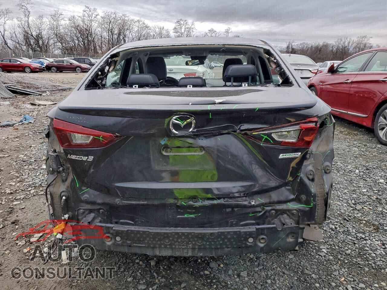 MAZDA 3 2018 - 3MZBN1V35JM158624