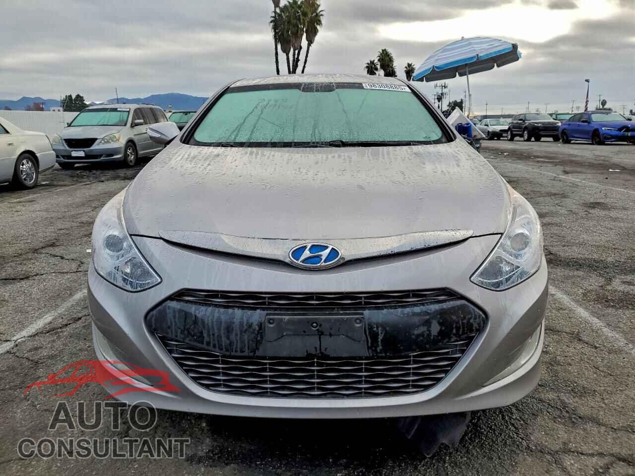 HYUNDAI SONATA 2013 - KMHEC4A48DA089026