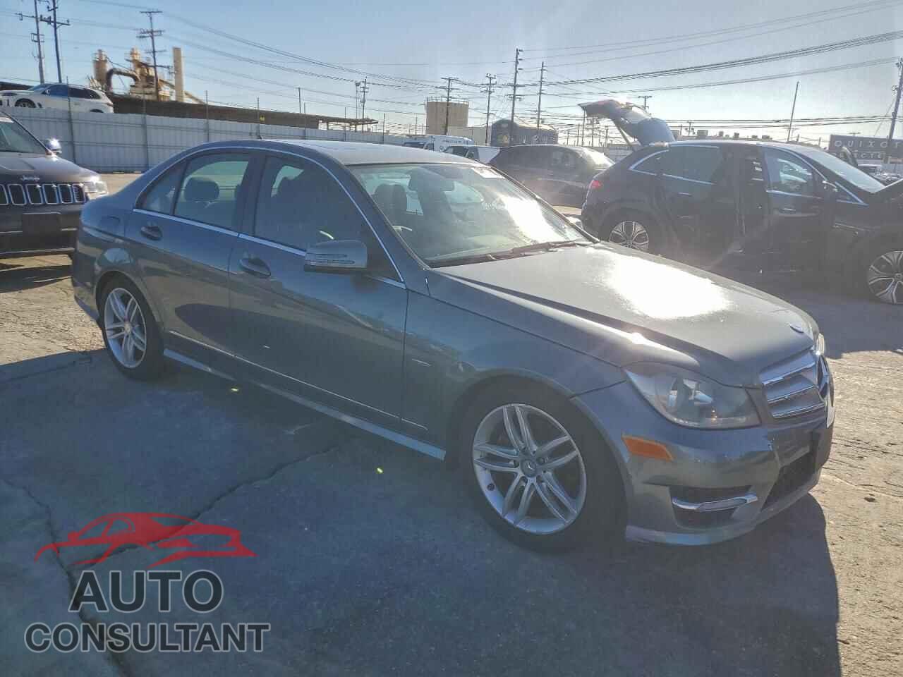 MERCEDES-BENZ C-CLASS 2012 - WDDGF4HB5CA668018