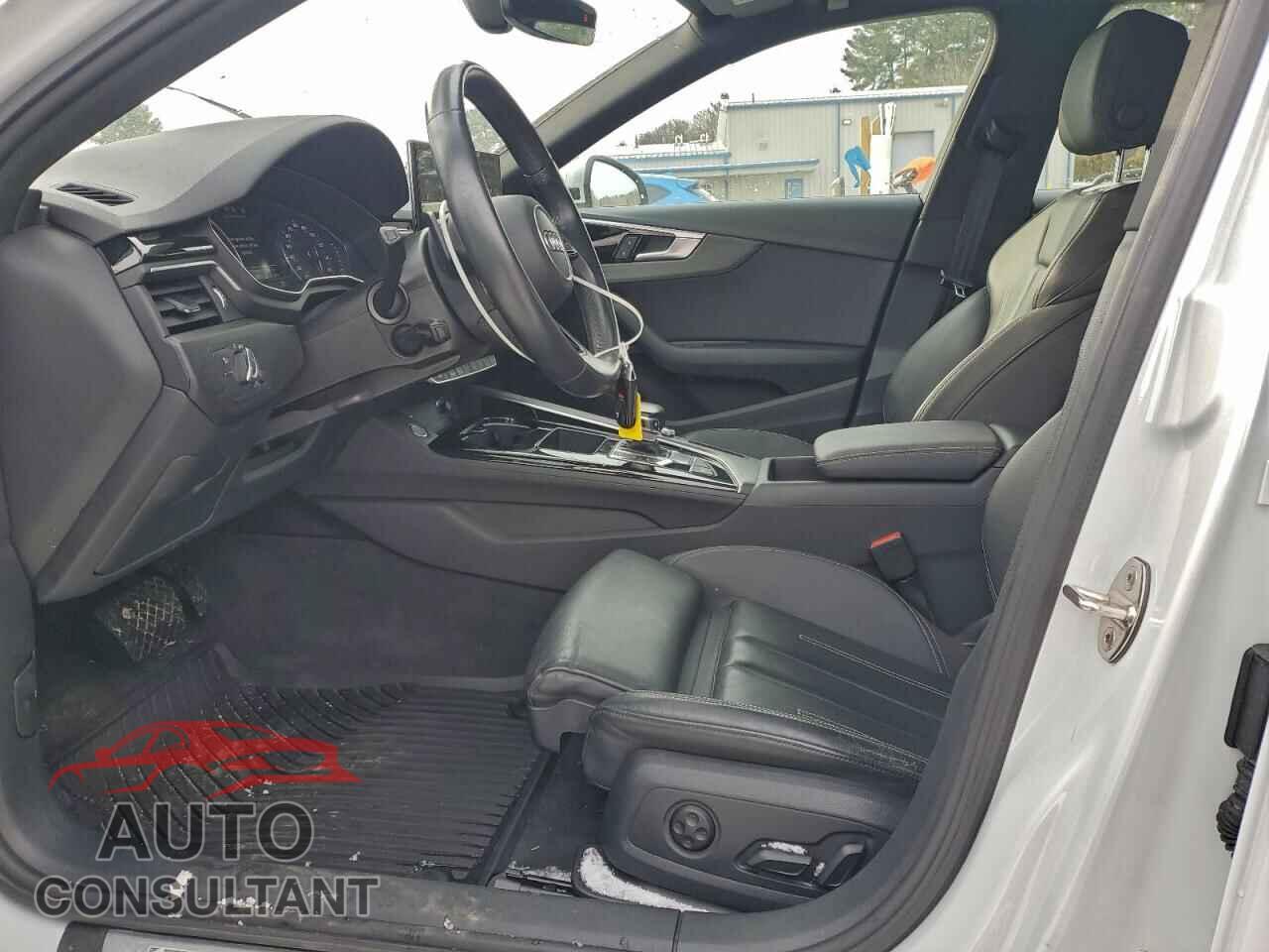 AUDI A4 2021 - WAUDAAF46MA035234