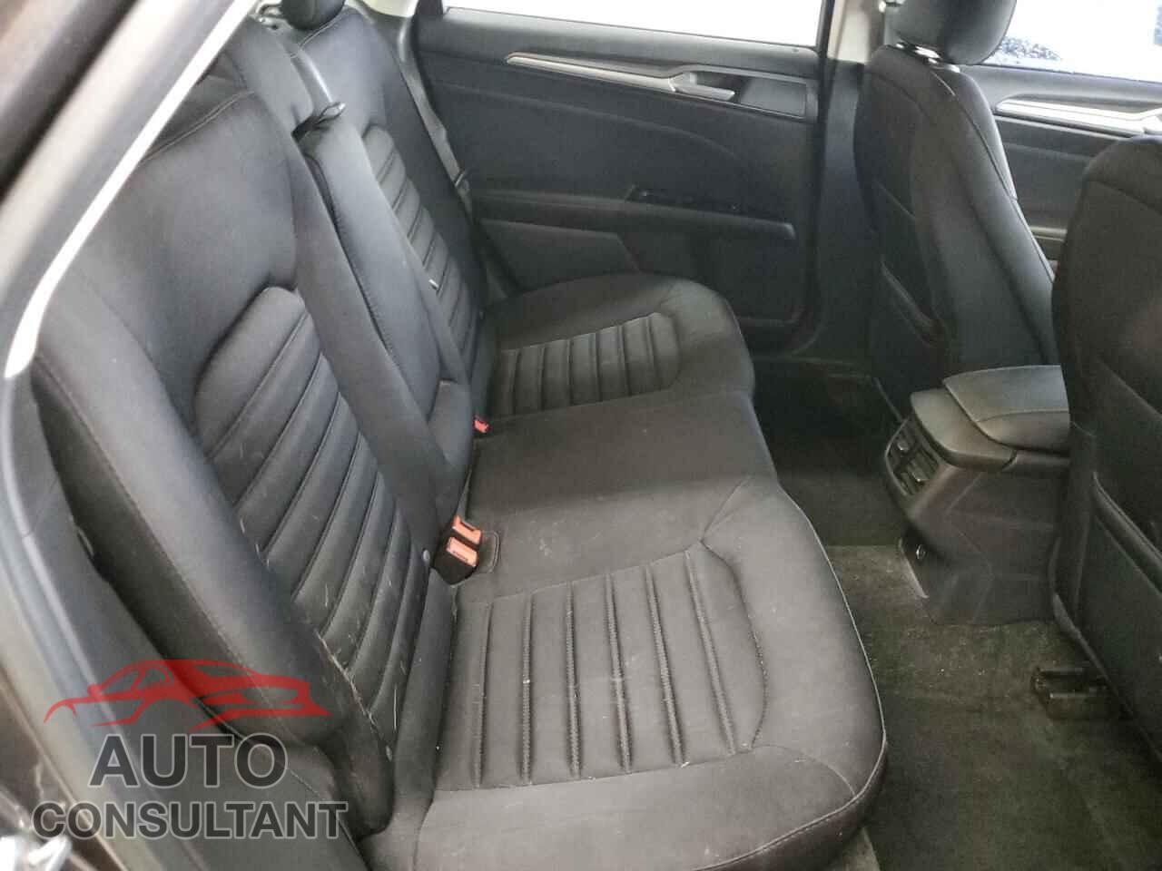 FORD FUSION 2015 - 3FA6P0LU9FR229229