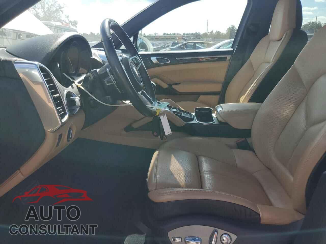 PORSCHE CAYENNE 2018 - WP1AA2A28JKA05660